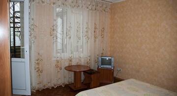 Фото номера Бюджетный двухместный номер с 1 кроватью или 2 отдельными кроватями Гостевой дом Мини-отель «Невский» г. Архипо-Осиповка 3