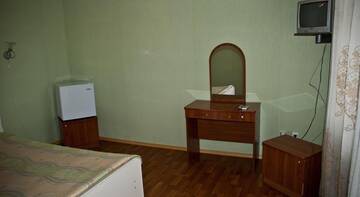 Фото номера Стандартный двухместный номер с 1 кроватью или 2 отдельными кроватями Гостевой дом Мини-отель «Невский» г. Архипо-Осиповка 6