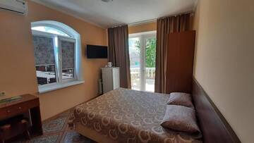 Фото номера Улучшенный двухместный номер с 1 кроватью Гостиница Villa Del Mar г. Архипо-Осиповка 19
